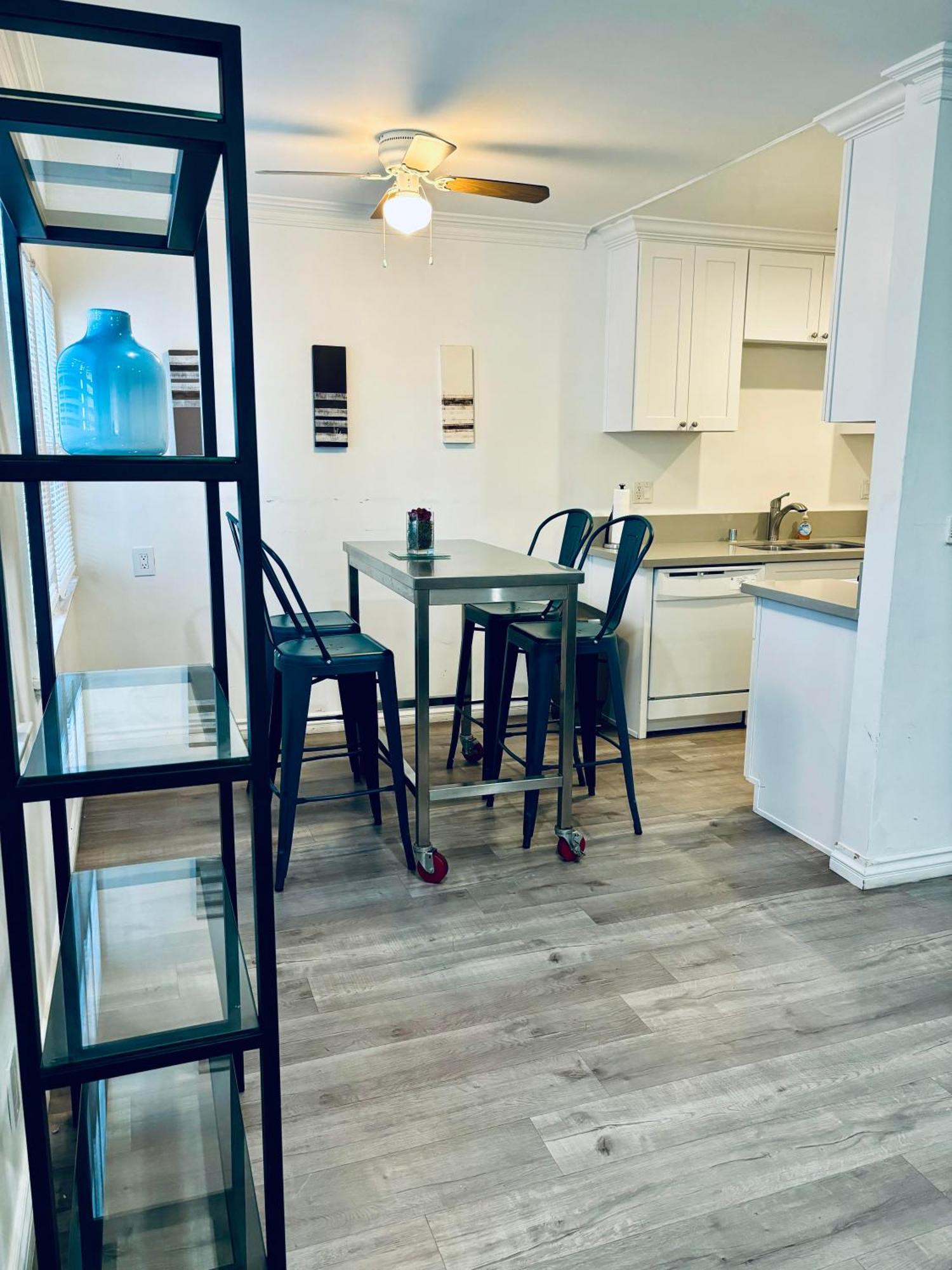 Century City By Westfields Apartment